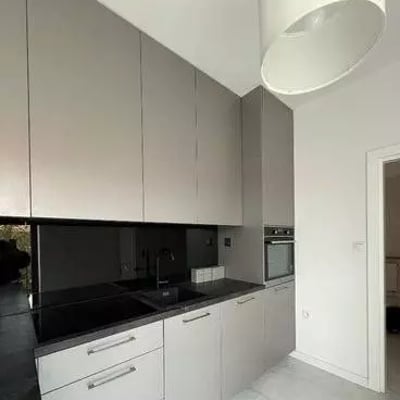 Долгосрочная аренда 3-комнатной квартиры с парковкой в Wilanów, ул. Ruczaj, Варшава