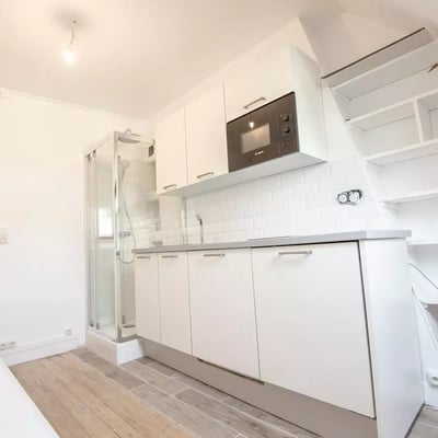 Long-term rental cozy 10m² studio with elevator in central Paris