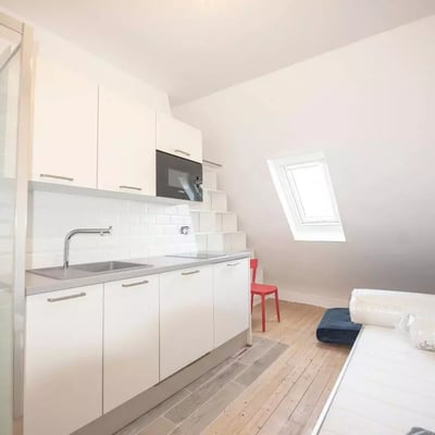 Long-term rental cozy 10m² studio with elevator in central Paris