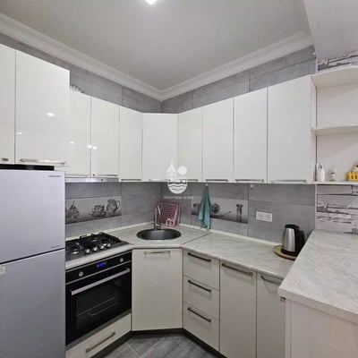 Long-term rental: apartment with sea view, Batumi, Georgia