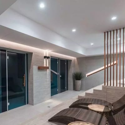 Long-term rental studio with a river view, Wrocław, Poland