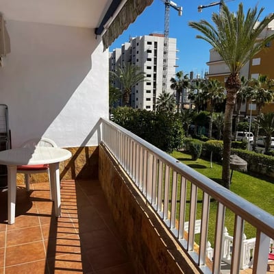 Long-term rental 3-bedroom apartment in Punta Prima, Alicante, Spain