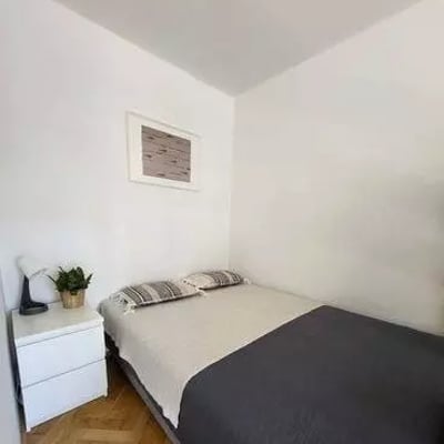 Долгосрочная аренда уютной кавалерки с балконом в центре Варшавы