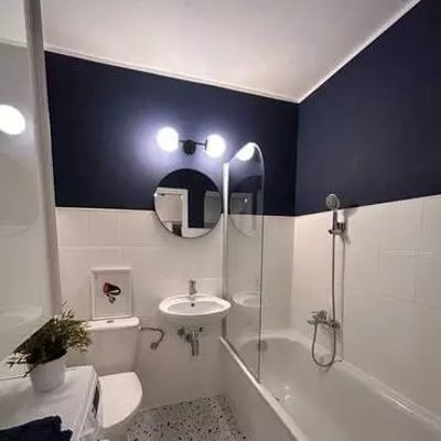 Долгосрочная аренда уютной кавалерки с балконом в центре Варшавы