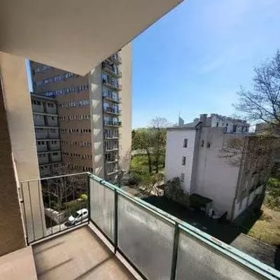 Долгосрочная аренда уютной кавалерки с балконом в центре Варшавы