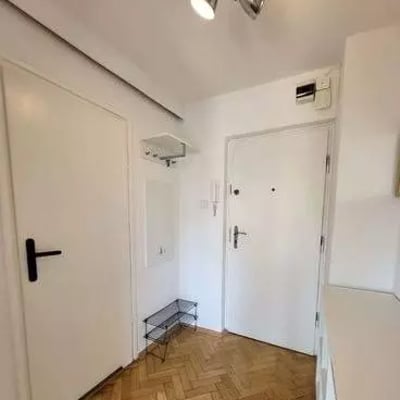 Долгосрочная аренда уютной кавалерки с балконом в центре Варшавы