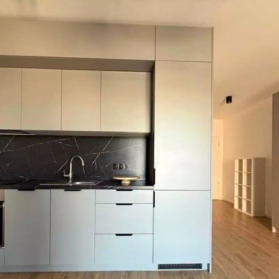 Long-term rental cozy 1-room apartment with balcony and pet-friendly, Wrocław