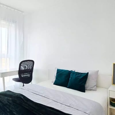 Long-term rental of a 4-room apartment near the park, Krakow