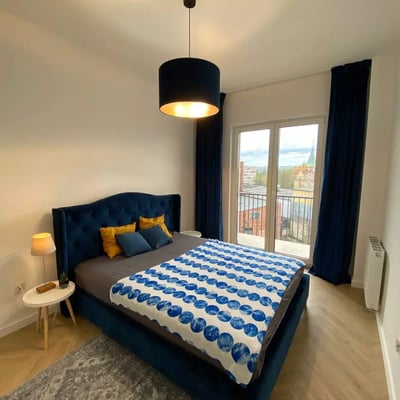 Alquiler a largo plazo departamento de 2 habitaciones con balcón y aire acondicionado en Breslavia