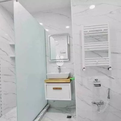 Alquiler a largo plazo apartamento de 2 dormitorios con balcón y vista al mar, Shartava 16, Batumi