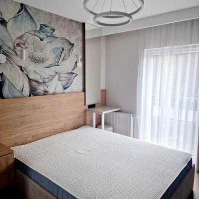 Long-term rental of a modern 2-room apartment 44 m² with balcony and parking in Wrocław