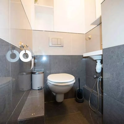 Long-term rental of a 2-room apartment 30 m² in the 16th arrondissement, Paris, France