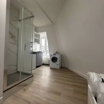 Long-term rental of renovated studio in the 8th arrondissement, Paris, France