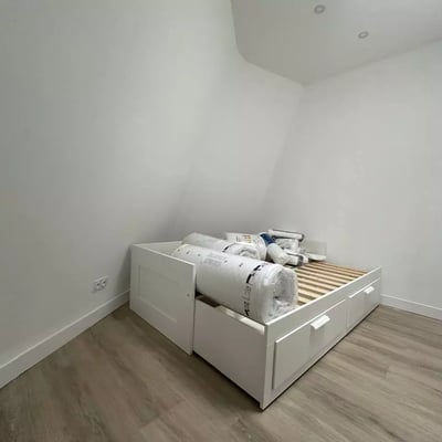 Long-term rental of renovated studio in the 8th arrondissement, Paris, France