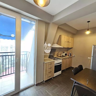 Alquiler a largo plazo amplio apartamento 3+1 en Batumi, Georgia