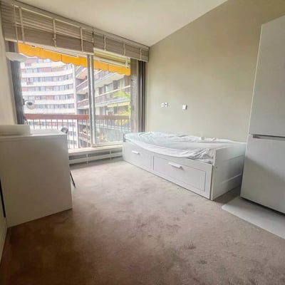 Long-term rental studio 14m² with balcony in Paris suburb — Boulogne-Billancourt, France