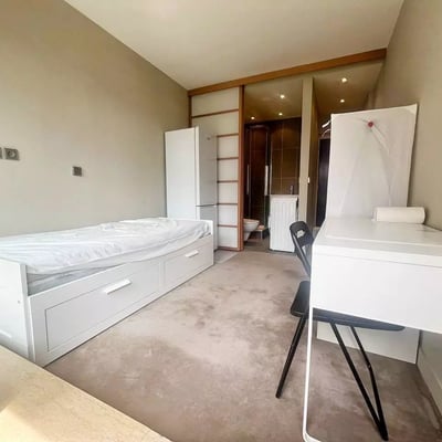 Long-term rental studio 14m² with balcony in Paris suburb — Boulogne-Billancourt, France