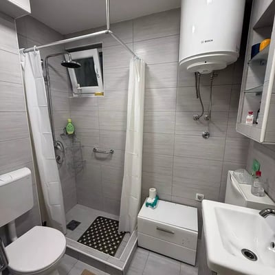 Long-term rental in Belgrade: 2-room 65m² apartment with appliances and heating