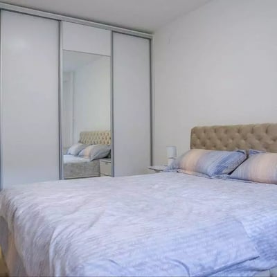 Long-term rental in Belgrade: 2-room apartment, 50 m², near the city center with balcony and appliances