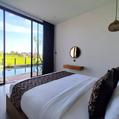 Long-term rental in Bali brand-new villa in Peliatan with pool and rice field view