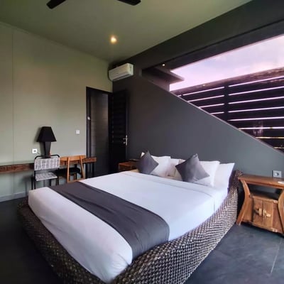 Long-term rental in Bali villa with spacious grounds and pool in Mas area