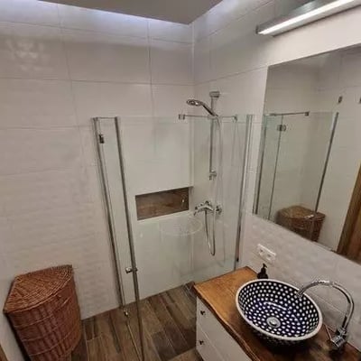 Long-term rental in Kraków modern 2-room apartment, 49 m², with balcony, Dębniki district