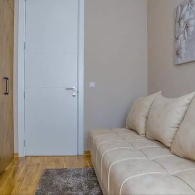 Long-term rental in Belgrade — brand new 81 m² three-room apartment in the Čukarica district with air conditioning and parking space