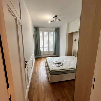 Alquiler a largo plazo en París — piso de 55 m² y 3 habitaciones con balcón en rue Barthélemy, distrito 15