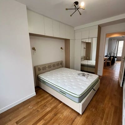 Long-term rental in Paris — 55 m², 3-room apartment with balcony on rue Barthélemy, 15th district