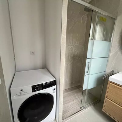 Long-term rental in Paris — 55 m², 3-room apartment with balcony on rue Barthélemy, 15th district