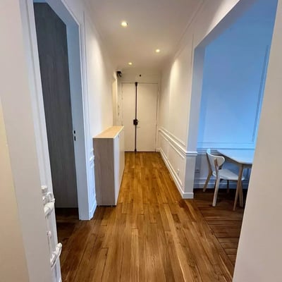 Long-term rental in Paris — 55 m², 3-room apartment with balcony on rue Barthélemy, 15th district