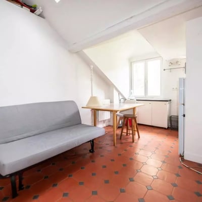 Long-term rental in Paris — 30 m², 2-room apartment on rue de Vaugirard, 15th district