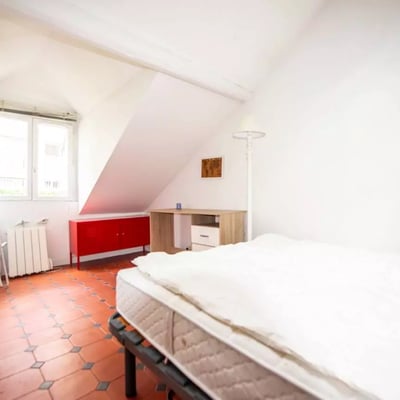 Long-term rental in Paris — 30 m², 2-room apartment on rue de Vaugirard, 15th district