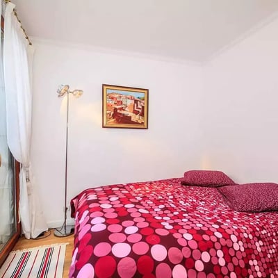 Long-term rental in Paris — 90 m², 3-room apartment with terrace and parking, ground floor