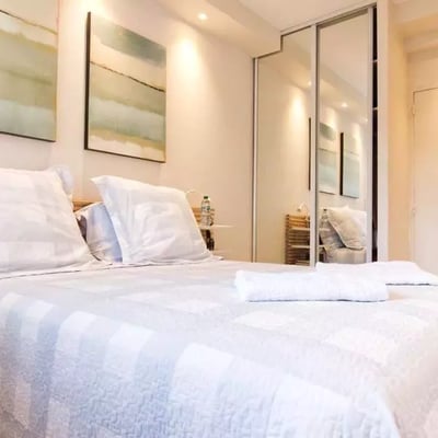 Alquiler a largo plazo en París — piso de 84 m², 3 habitaciones con terraza y ascensor en el distrito 16