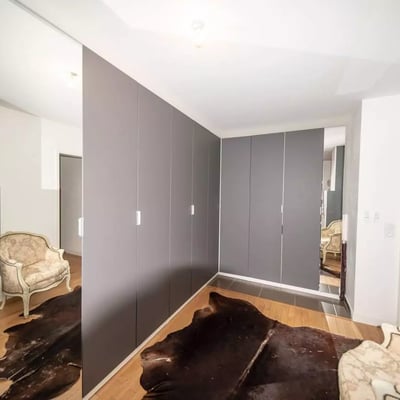 Alquiler a largo plazo en Francia — piso de 90 m², 3 habitaciones con jardín y ascensor en Reuil-Malmaison (suburbio de París)