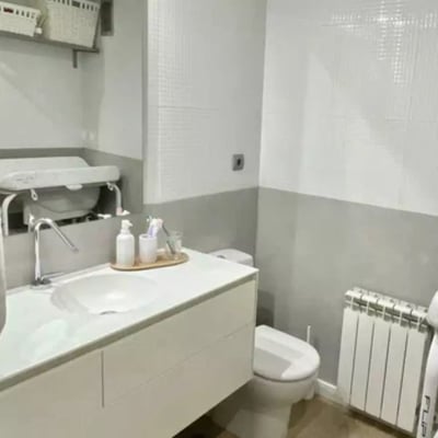 Long-term rental in Alicante — 3-bedroom apartment with terrace & parking, 130 m² near the center