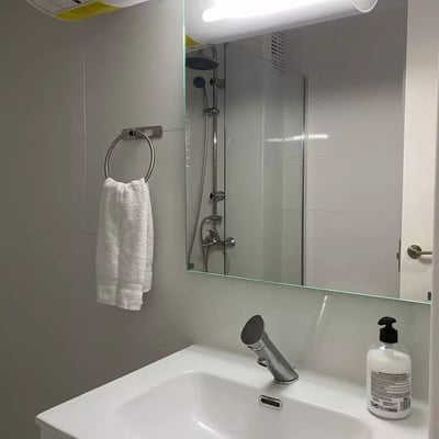 Long-term rental of a renovated studio in Torrevieja on the 4th floor with elevator and parking