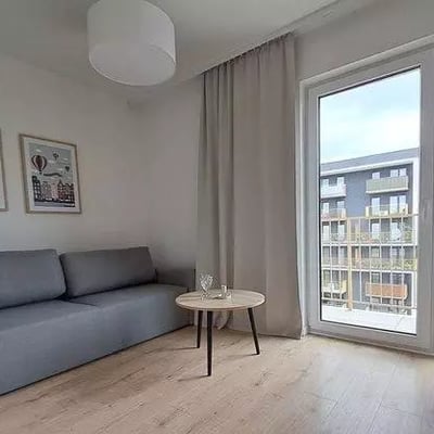 Долгосрочная аренда современной 3-комнатной квартиры 54 м² с балконом в районе Подгуже, Краков