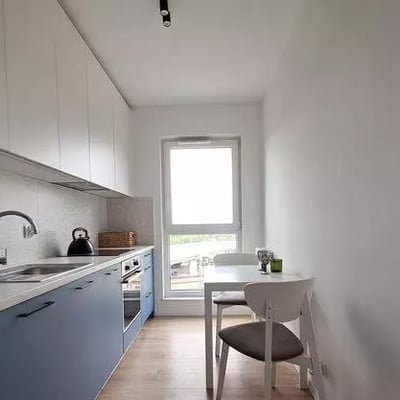 Долгосрочная аренда современной 3-комнатной квартиры 54 м² с балконом в районе Подгуже, Краков