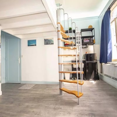 Long-term rental of a 22 m² studio with 10 m² mezzanine on Rue Lafayette, 10th arrondissement of Paris