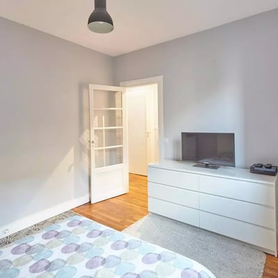 Long-term rental of a 24 m² studio on rue Cepre, 15th arrondissement of Paris, 1st floor