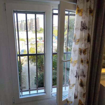 Alquiler a largo plazo en Alicante amplio apartamento de 3 dormitorios con balcón