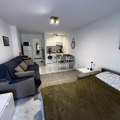 Long-term rent in Torrevieja spacious studio near Del Cura beach