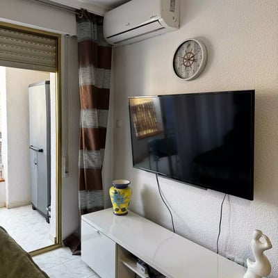 Long-term rent in Torrevieja spacious studio near Del Cura beach