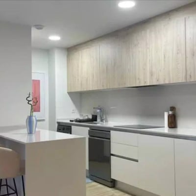 Long-term rental of an 86 m² new apartment in Alicante with terrace, pool, and parking