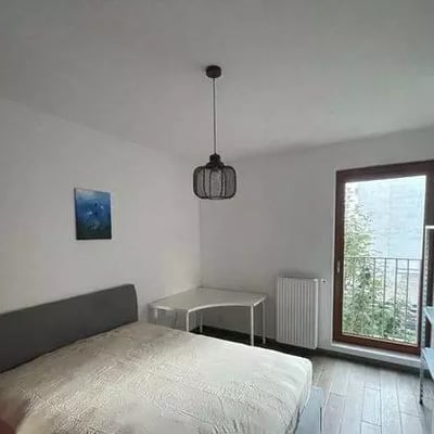 Длительная аренда 2-комнатной квартиры с балконом в районе Охота, Варшава