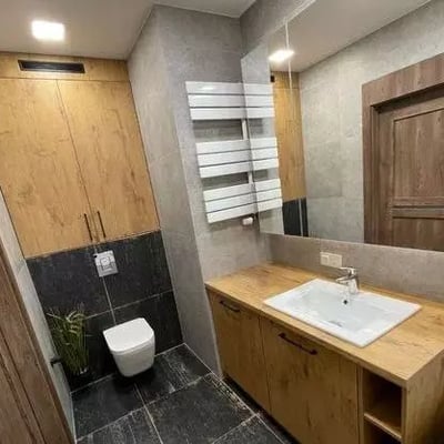 Длительная аренда 2-комнатной квартиры с балконом в районе Охота, Варшава