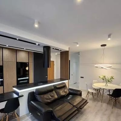 Long-term rental of a spacious three-room apartment with balcony and parking in the Mokotów district of Warsaw