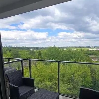 Long-term rental of a spacious three-room apartment with balcony and parking in the Mokotów district of Warsaw